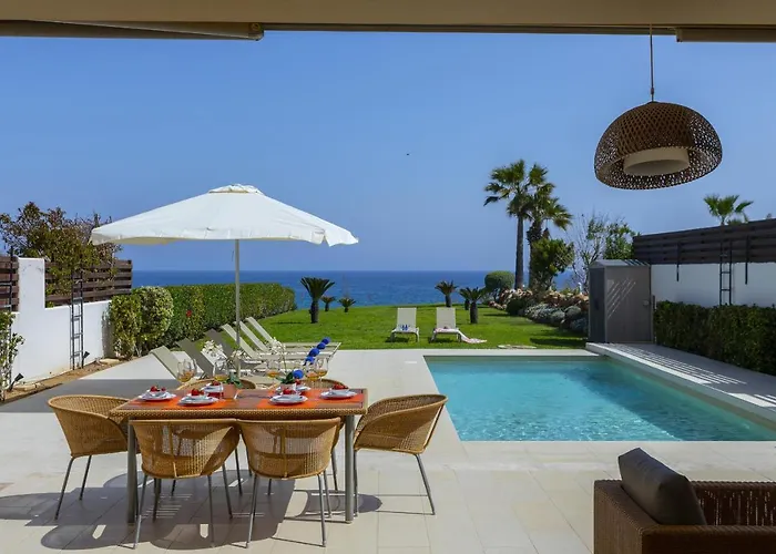Protaras Beachfront Villa Pietra