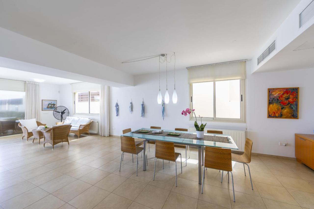 Villa Beachfront Pietra