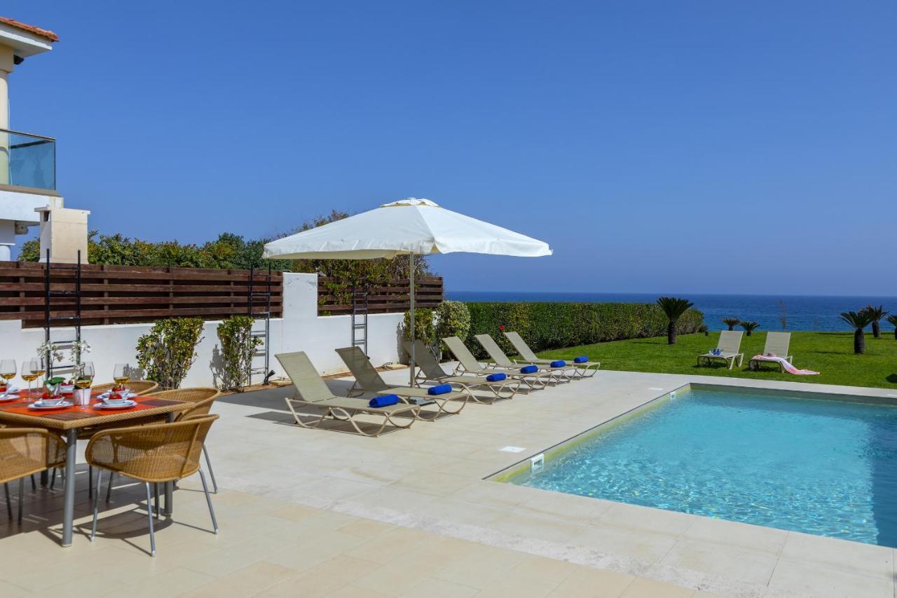 Villa Beachfront Pietra *