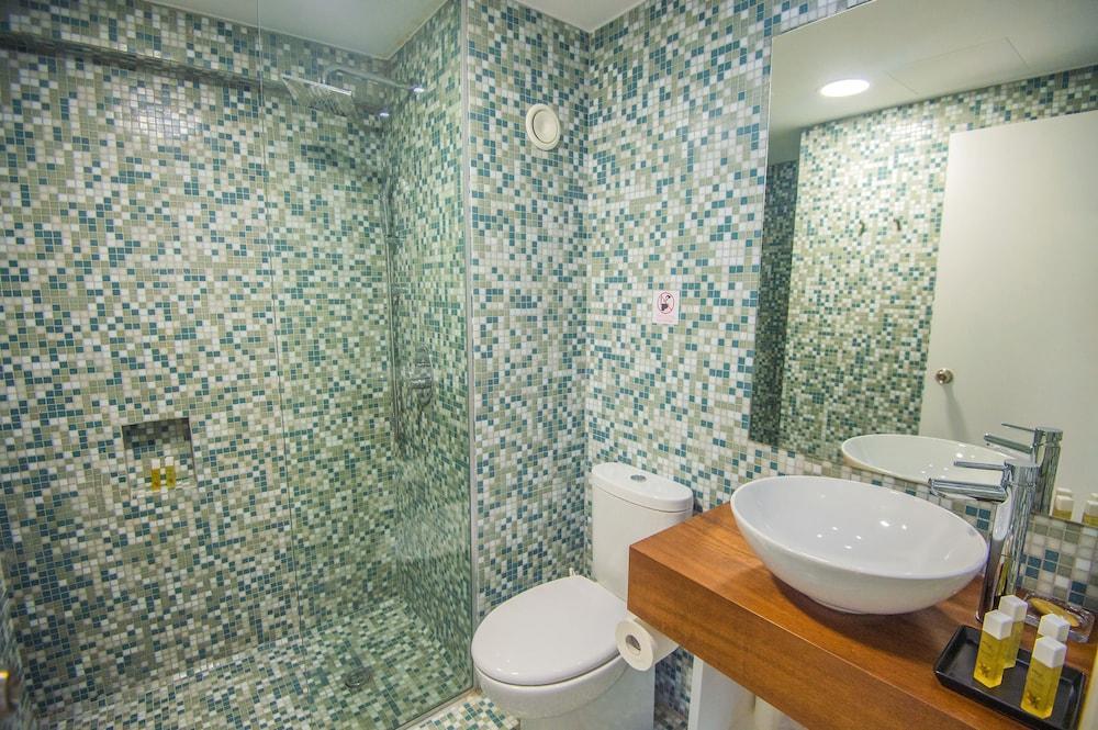 Alva Aparthotel 3*
