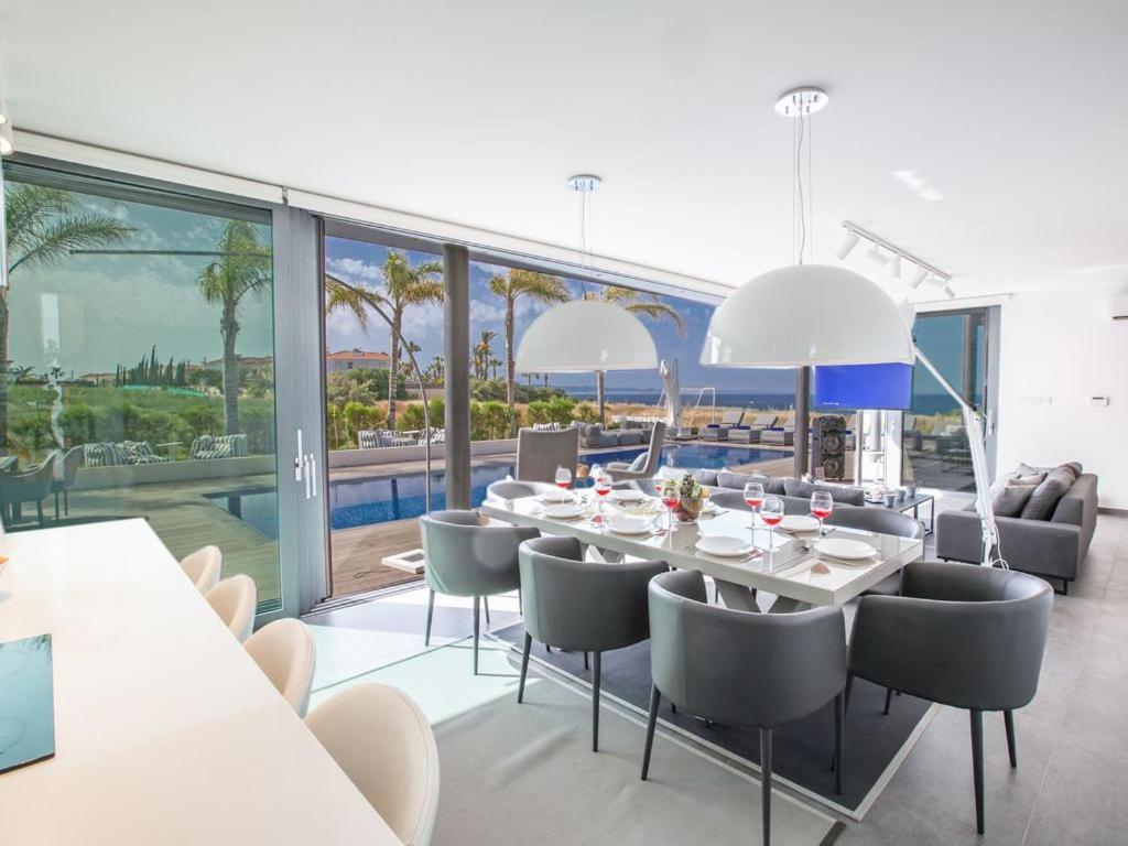 Villa Papadopo - Luxury 3 Bedroom Villa With Private Pool, Hot Tub And Sea Views