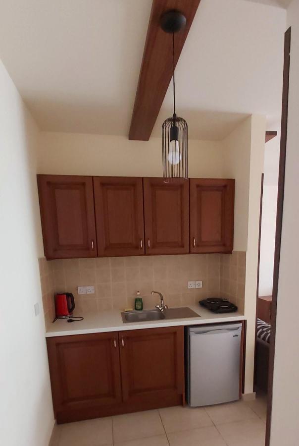 Apartment Lakis Court *