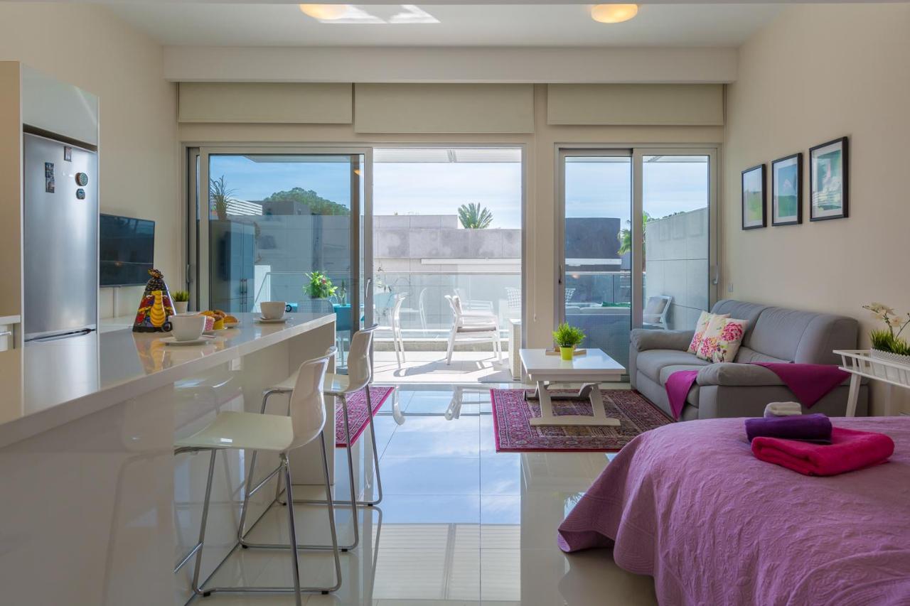 Carmencita B14 With Pool & Gym