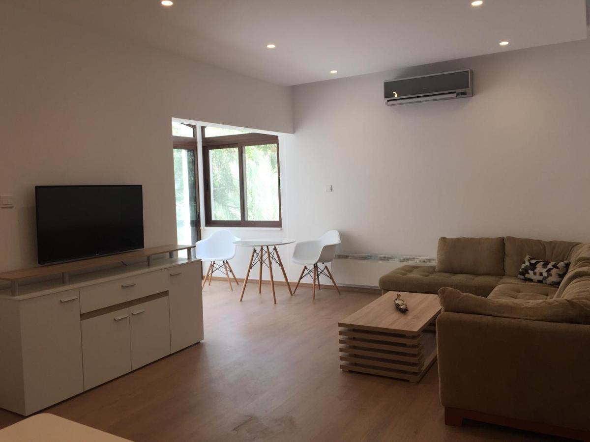 Modern 2 Bedroom