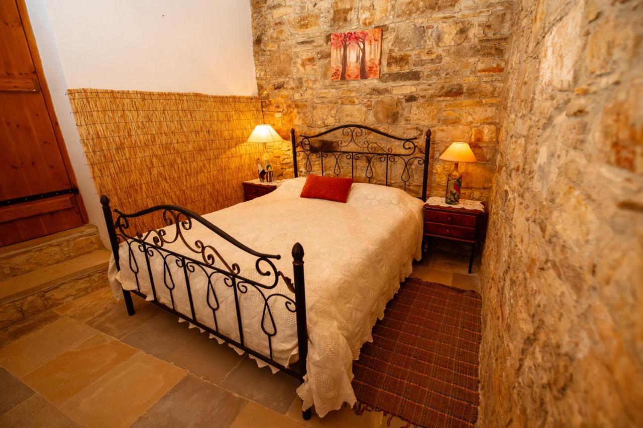 Constantias Stone Country house *