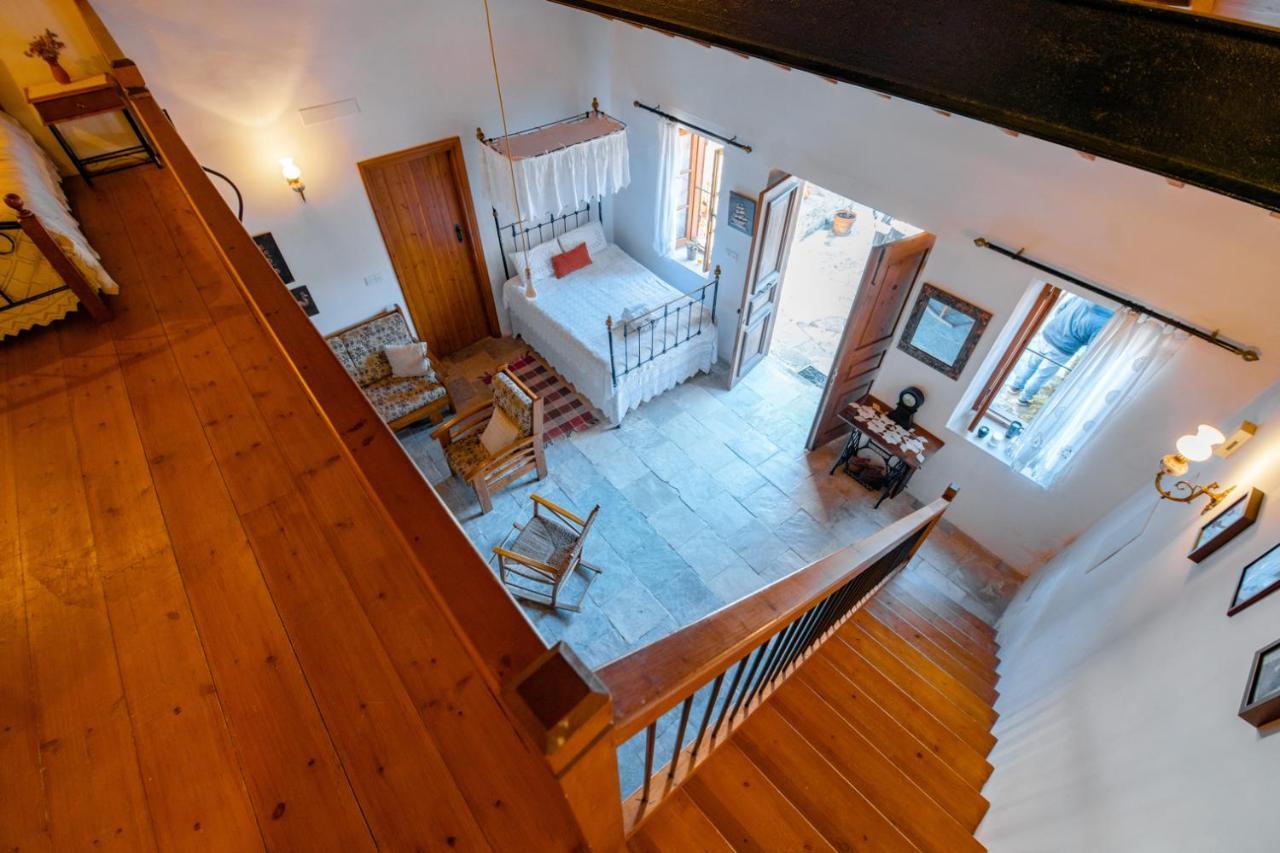 Country house Constantias Stone Lofou