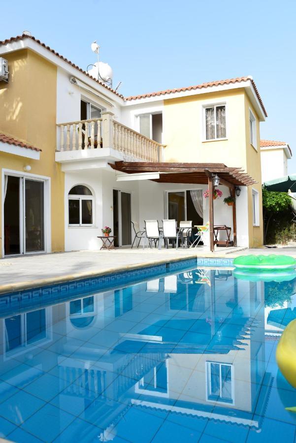 Exellent 3 Bedroom In Coral Bay Villa Peyia