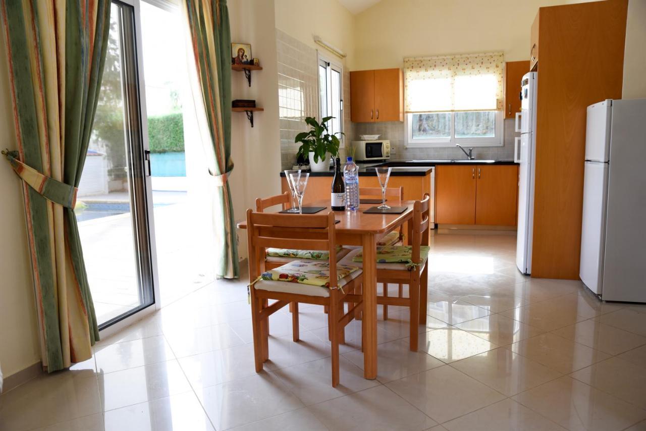 Exellent 3 Bedroom In Coral Bay