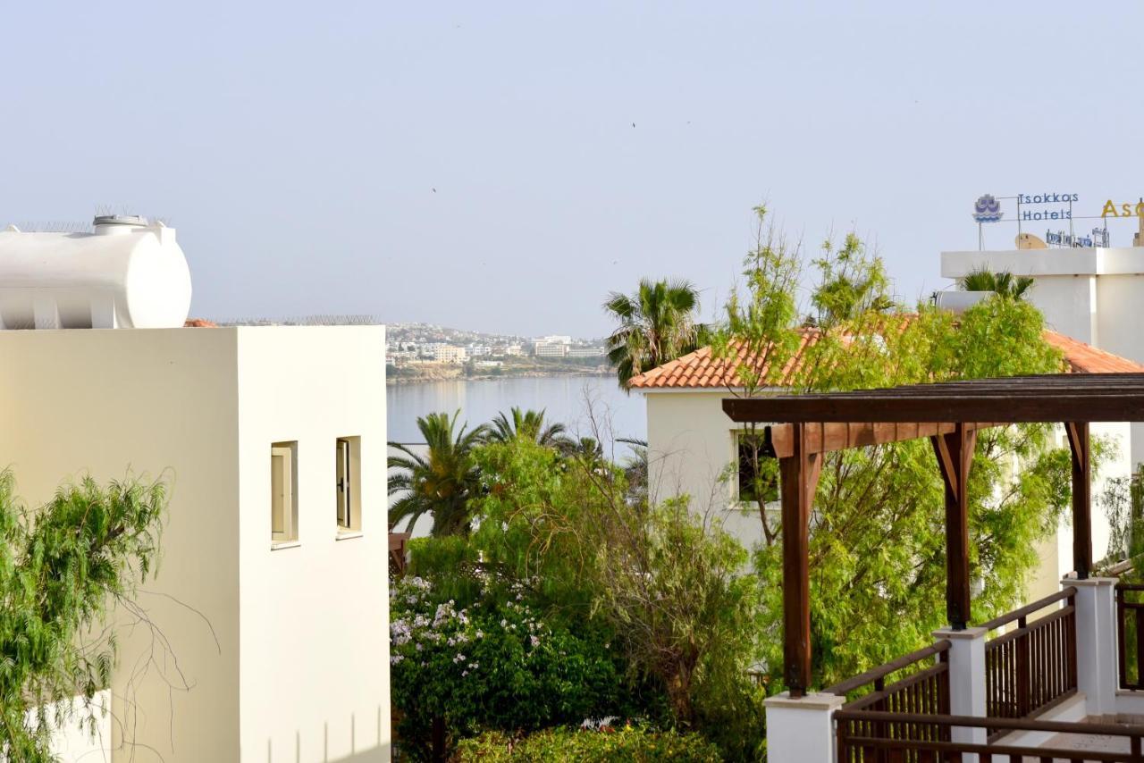 Exellent 3 Bedroom In Coral Bay Villa Peyia