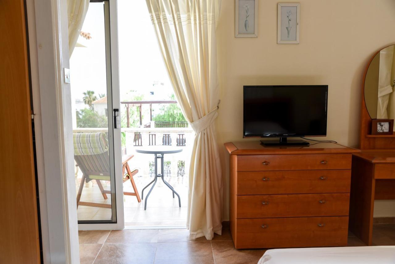 Exellent 3 Bedroom In Coral Bay Villa Peyia
