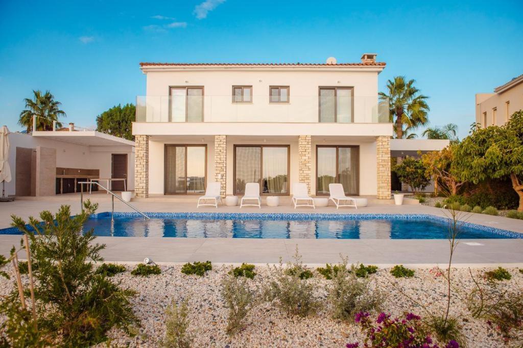 Villa Theo - Cap St Georges Resort