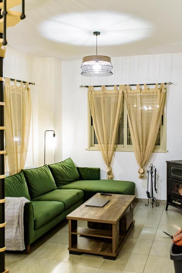 Aprosmeno Jacuzzi House 2