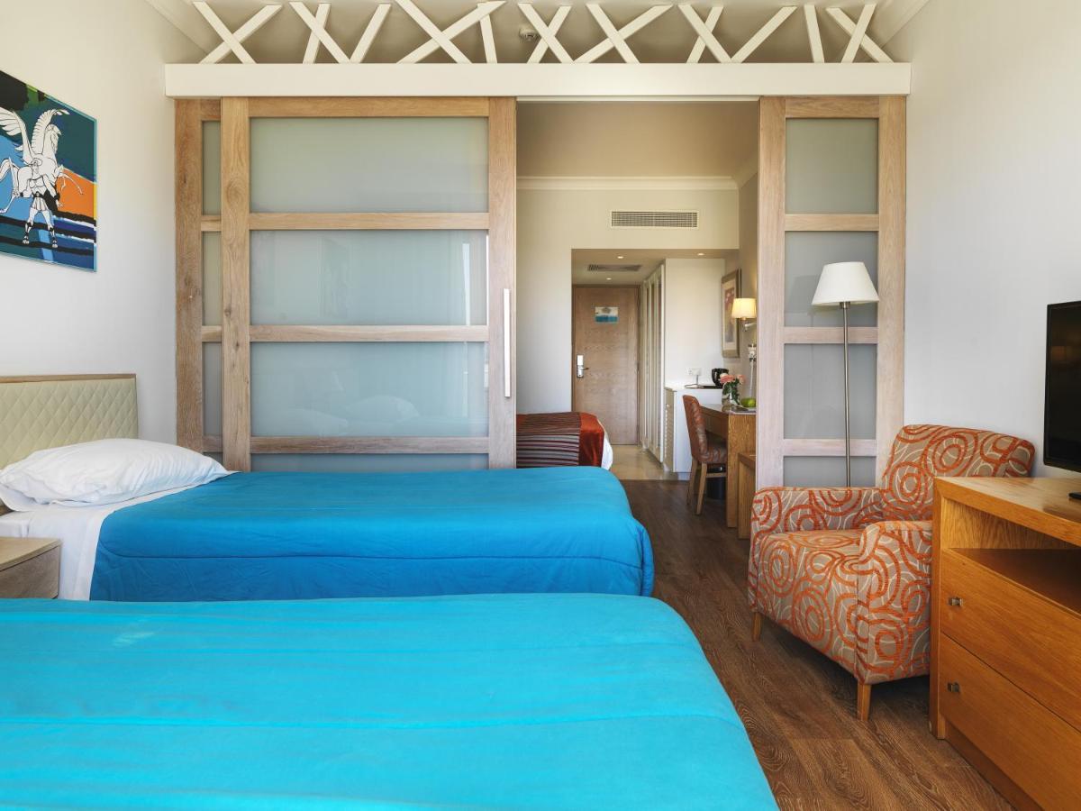 Olympic Lagoon Resort 5*