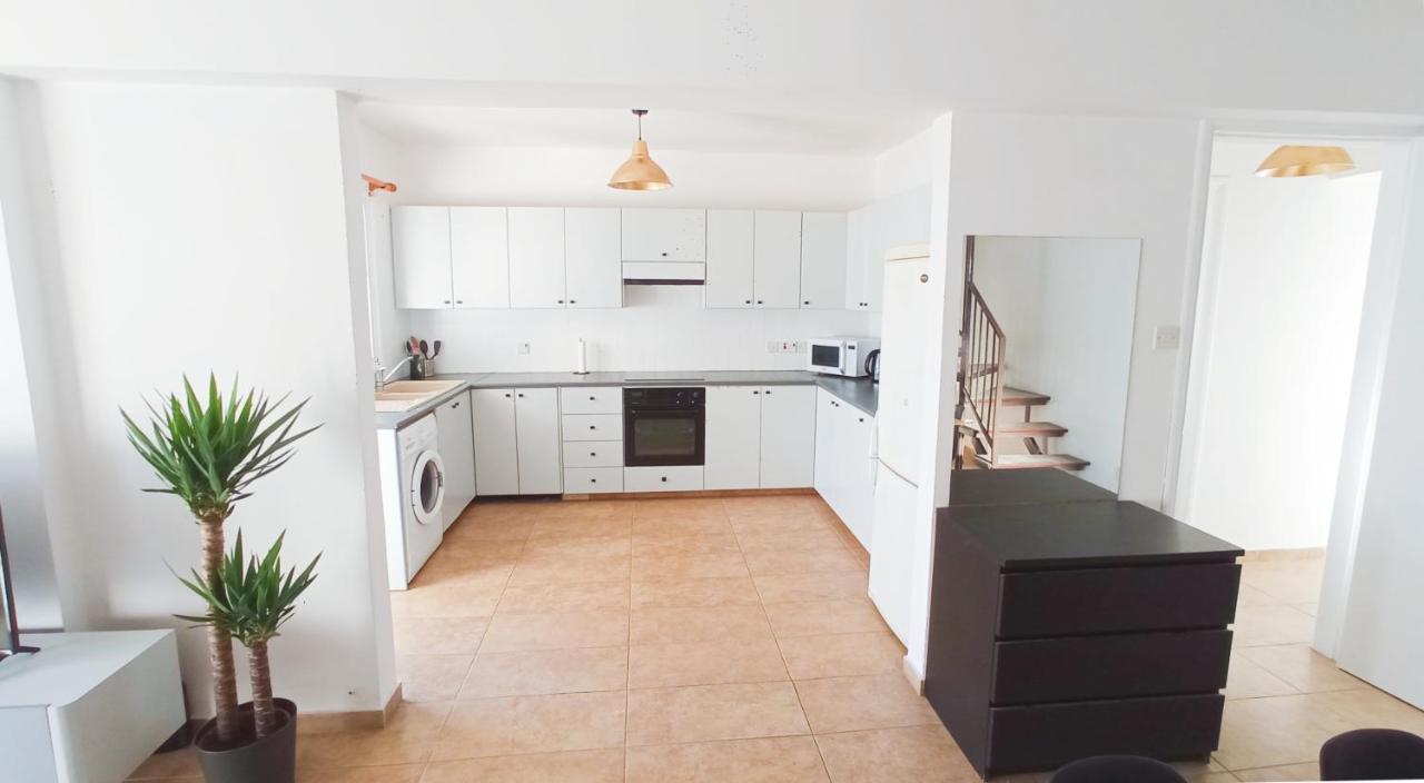 Luxury Maisonette -sea View, Netflix, Gym- 5 Min From Apartamento *