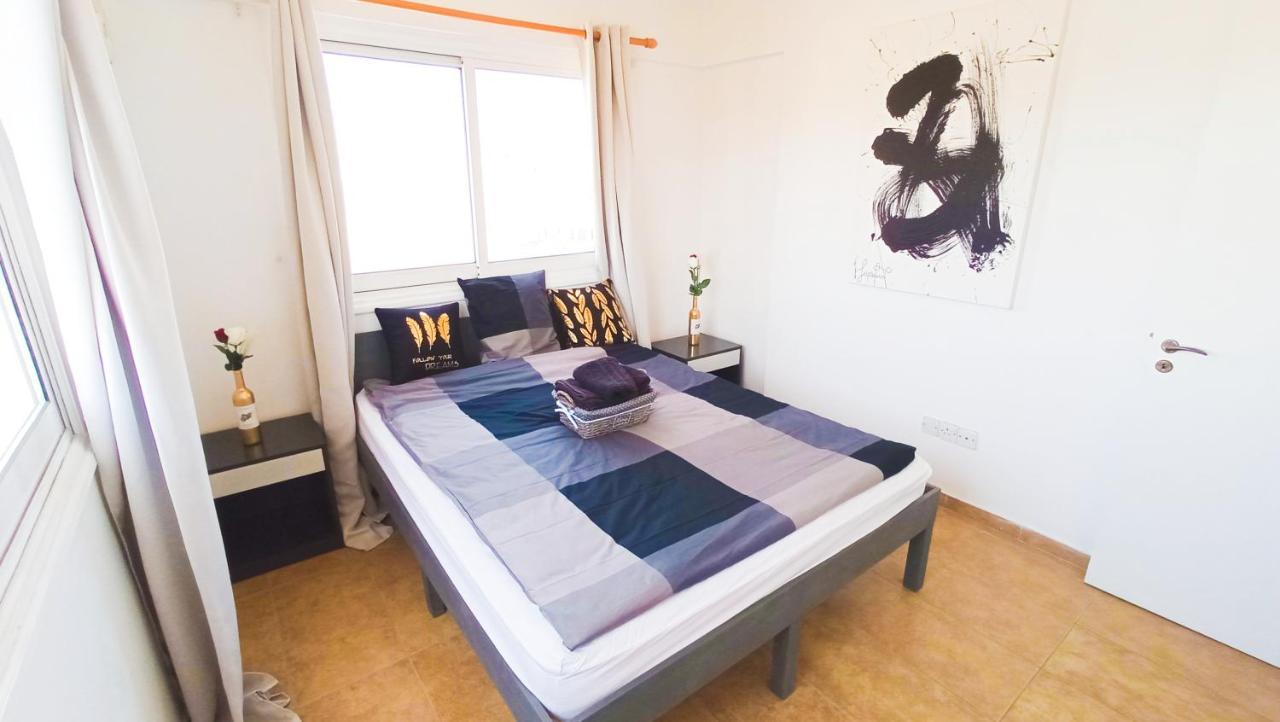 Luxury Private -sea View, Gym- 5 Min From Beach! - Private In Shared Homestay Larnaca