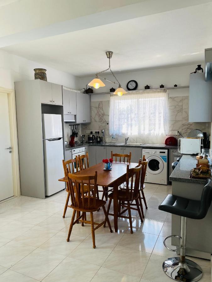 Peaceful Townhouse With Private Pool Near The Sea Apartamento Paphos