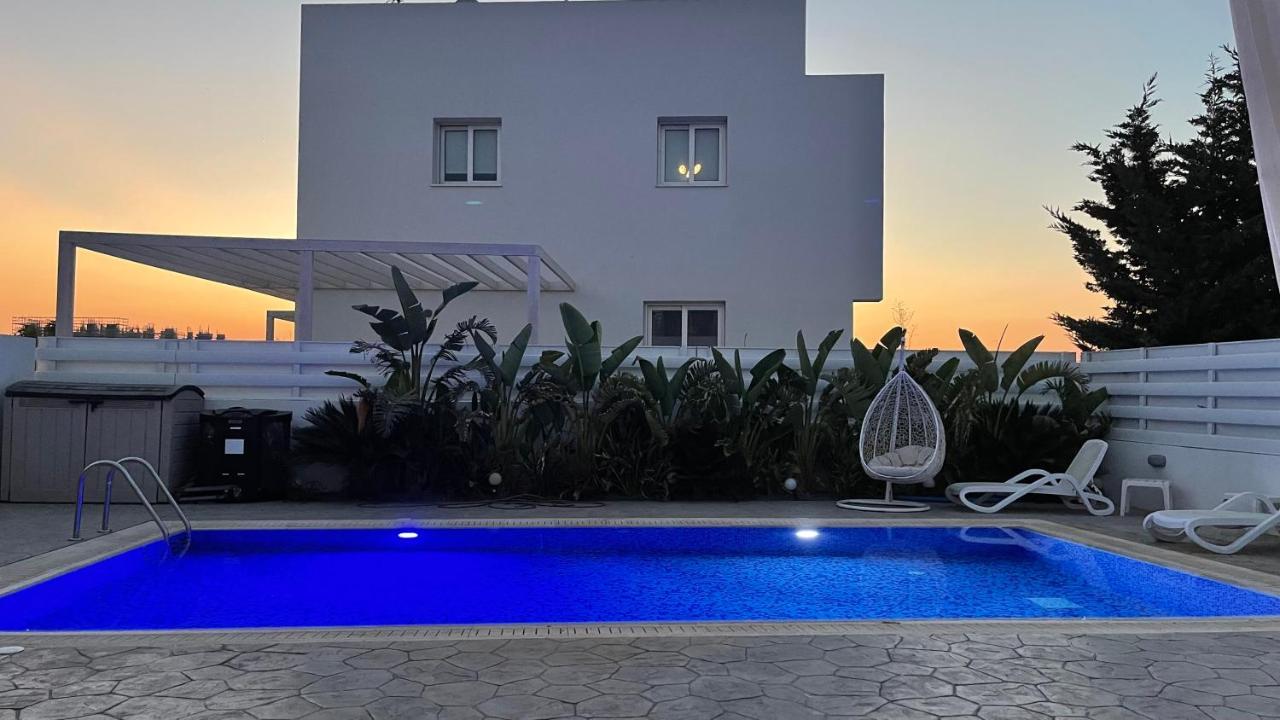 Kolibri- Mythical Sands Villa