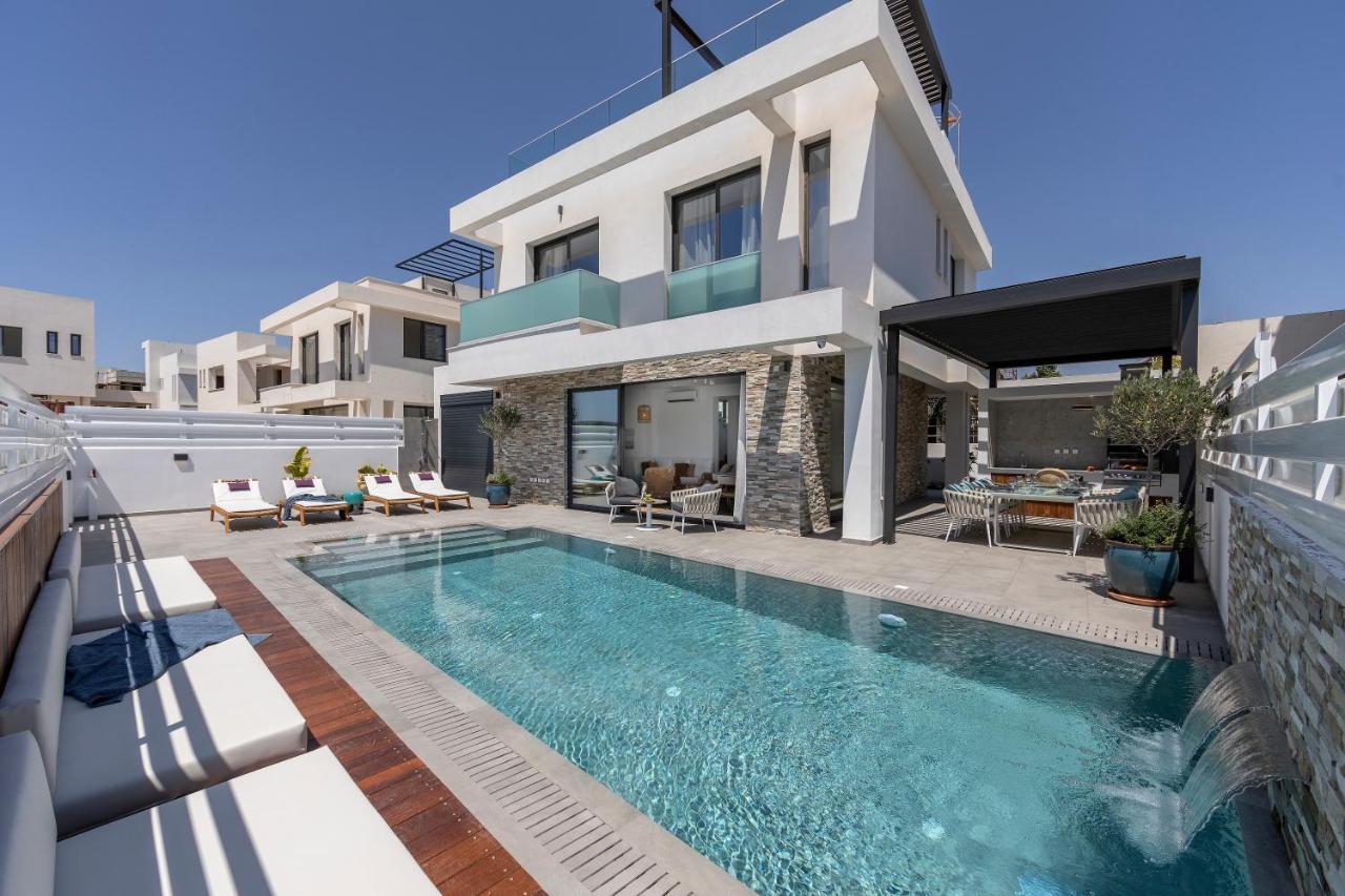 Chris Le Mare Gold Luxury Villa *