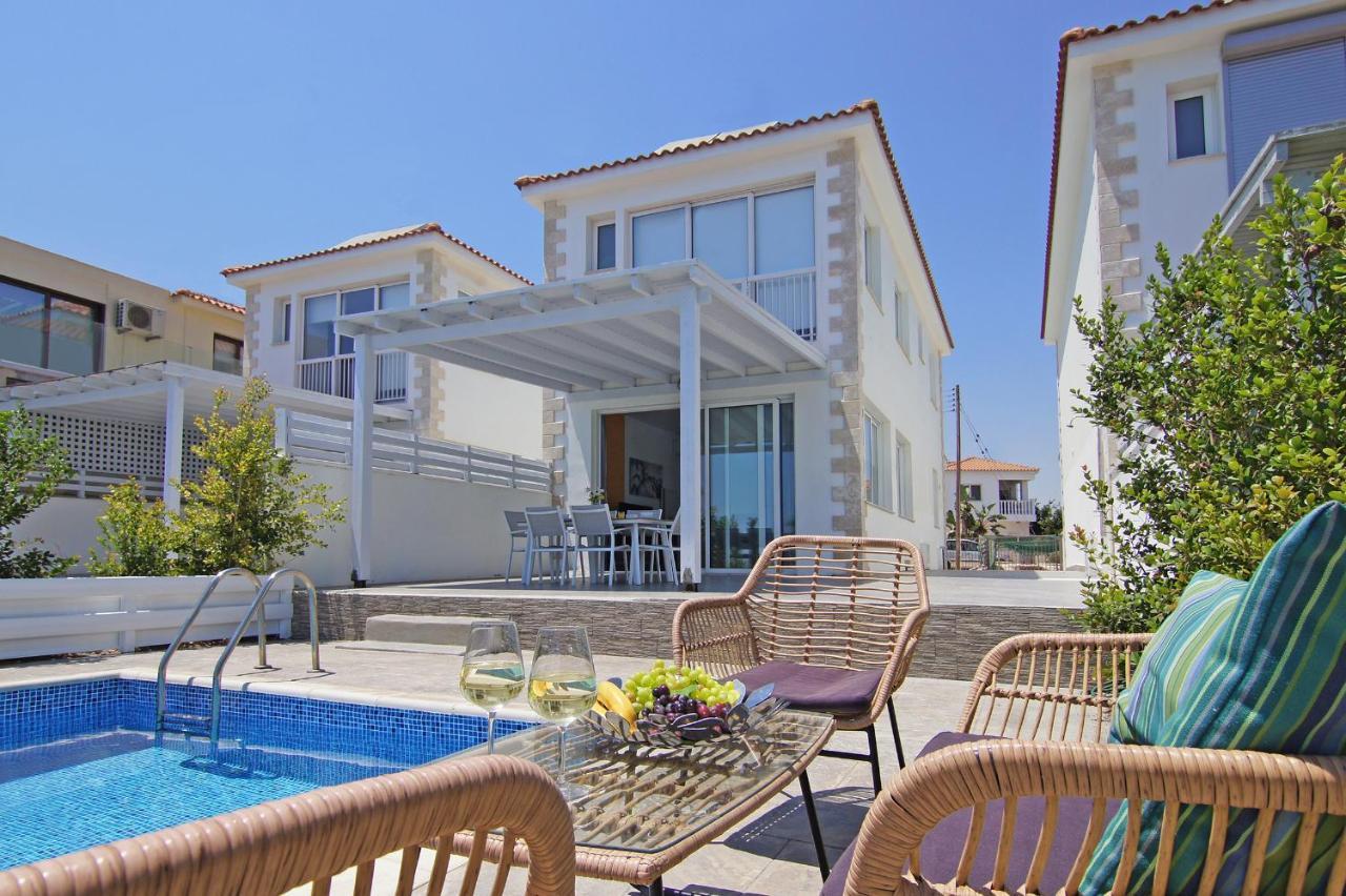 Ivory - Seafront Villa
