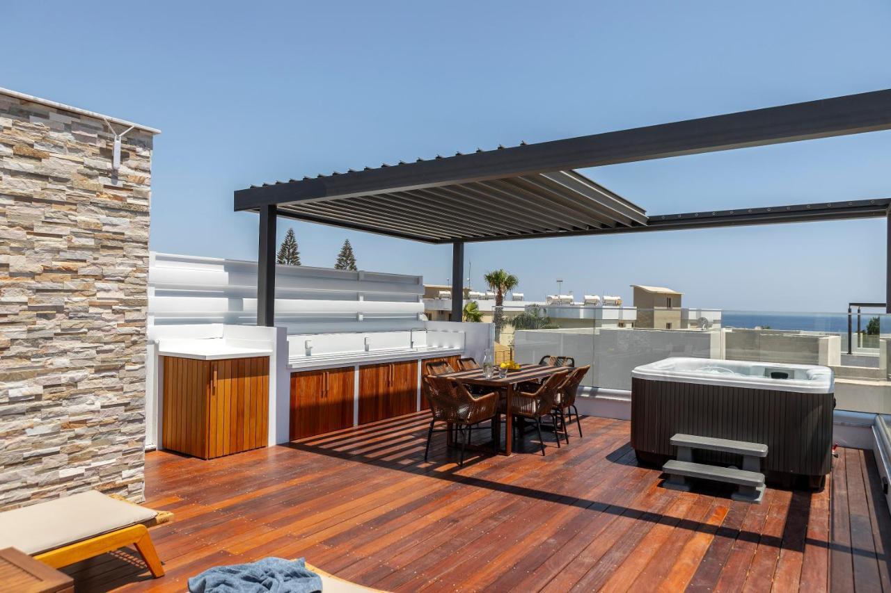 Chris Le Mare Gold Luxury * Protaras