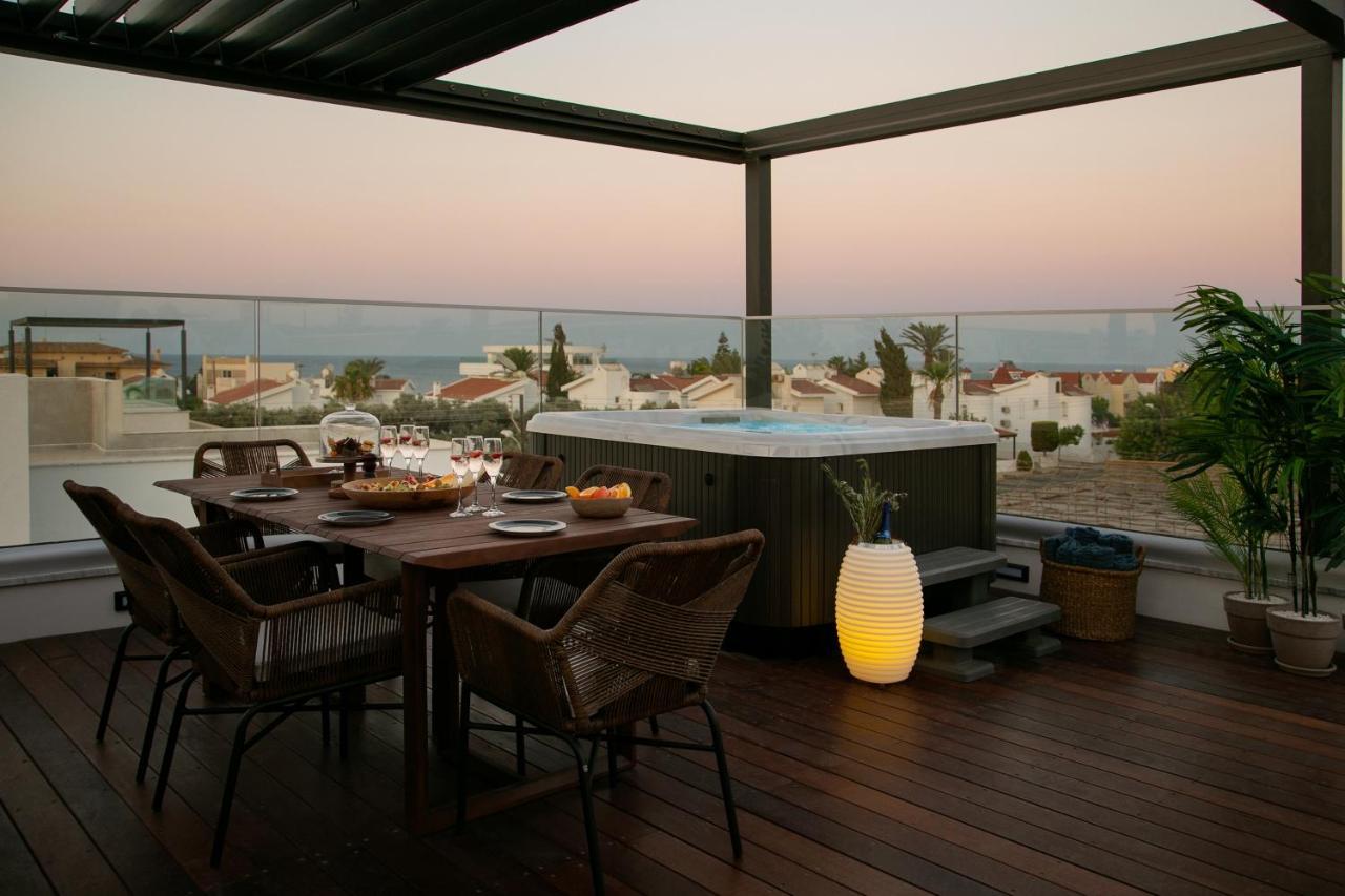 Chris Le Mare Gold Luxury