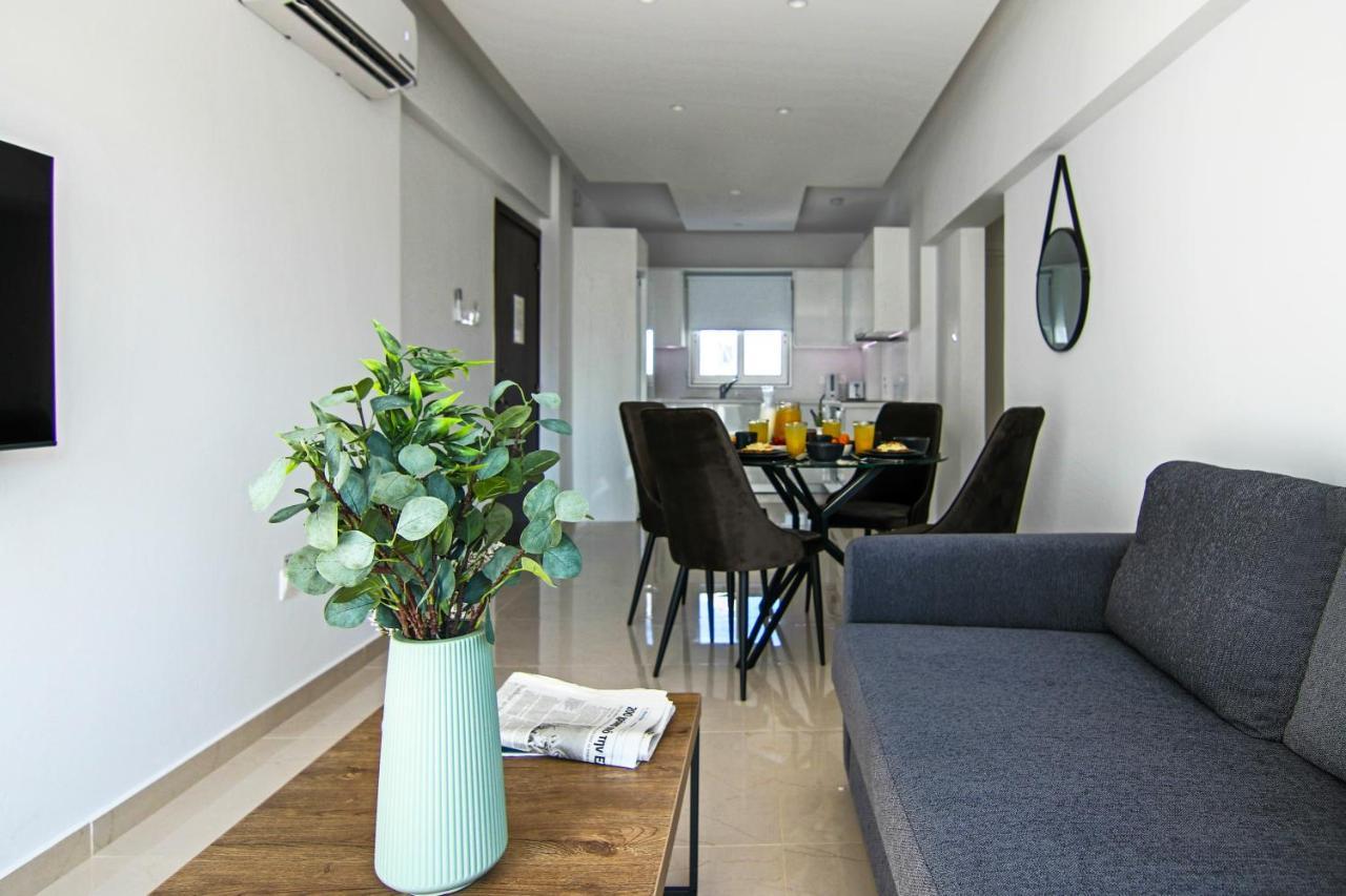 Apartment Phaedrus Living: Seaside Luxury Flat Lighthouse 65 Paphos