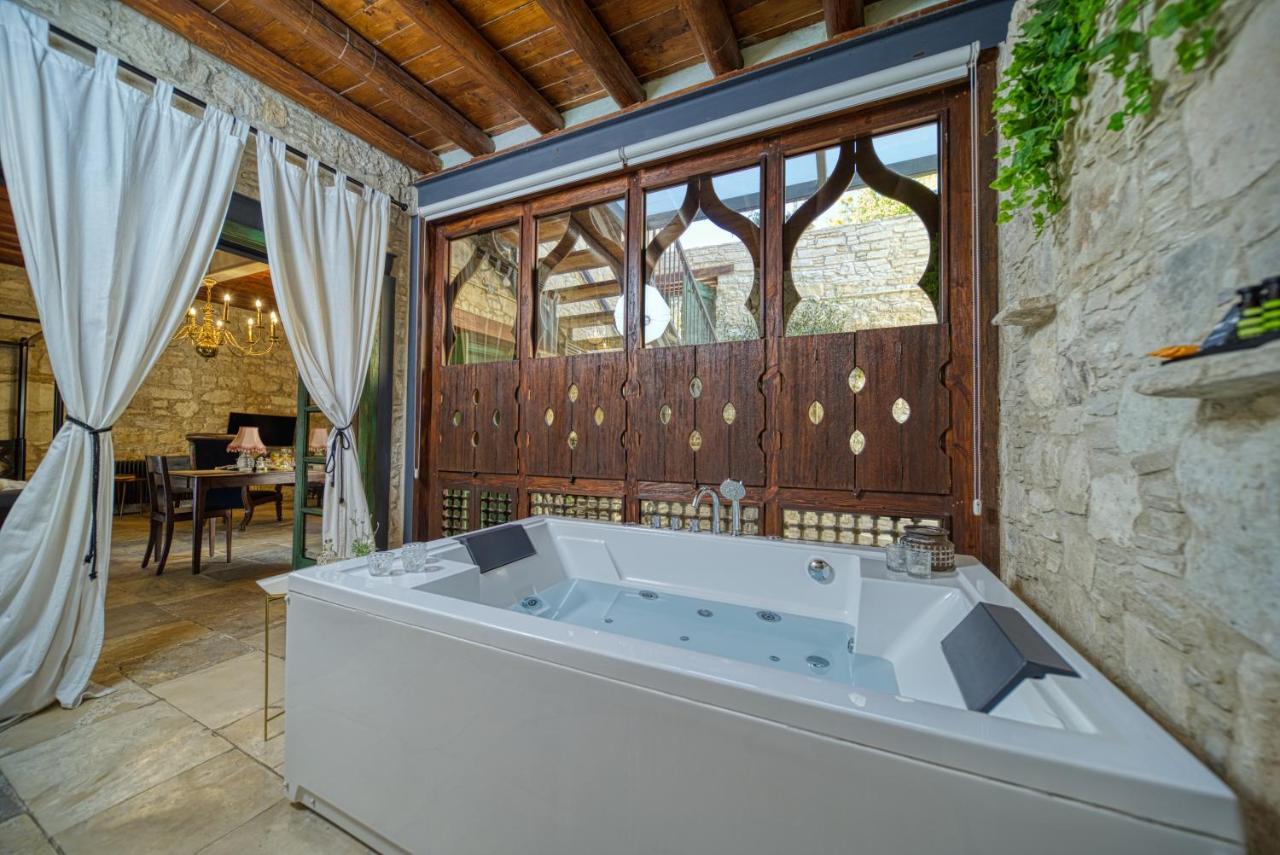 Oinou Strata - Adults Only Bed & Breakfast