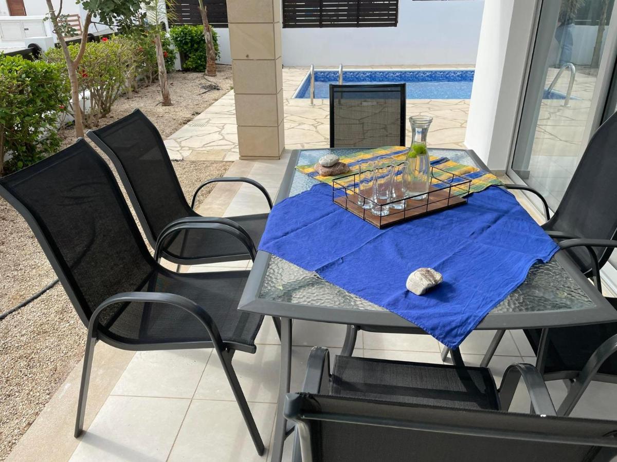 Villa Sunny Breeze In A Prime Spot Near Everything *