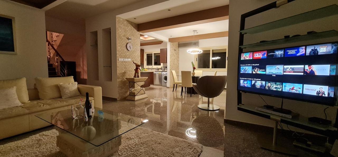 Del Mar Villa