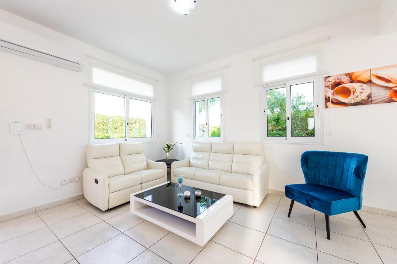 Villa Palm Breeze
