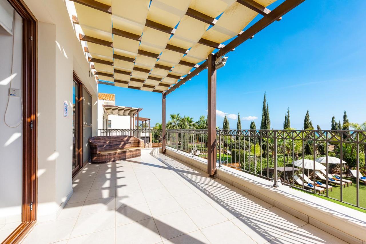 Villa Sea Front Oceanus H2 By Ezoria *