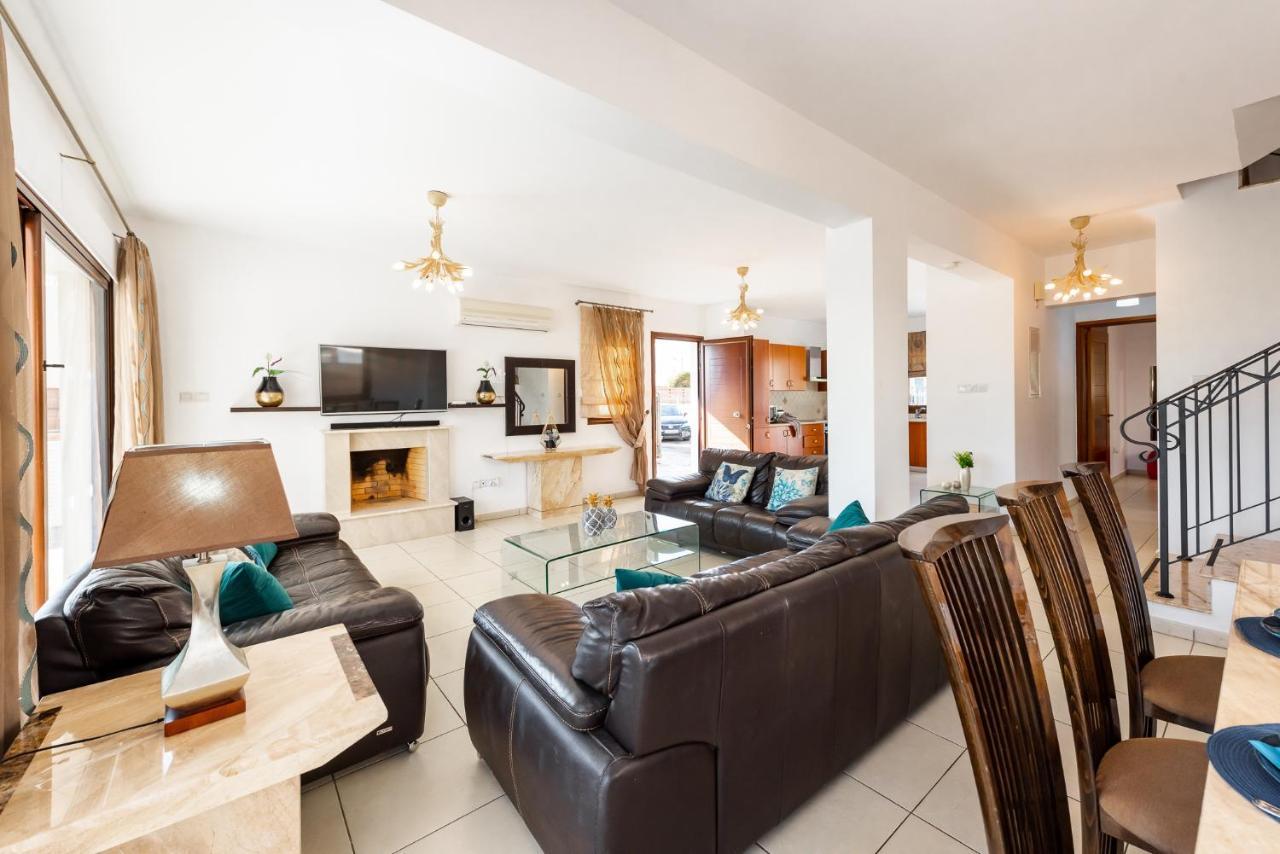 Villa Sea Front Oceanus H2 By Ezoria Ayia Napa
