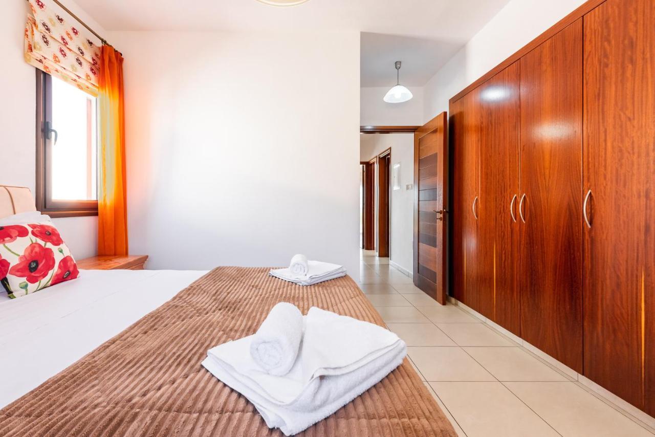 Villa Sea Front Oceanus H2 By Ezoria Ayia Napa