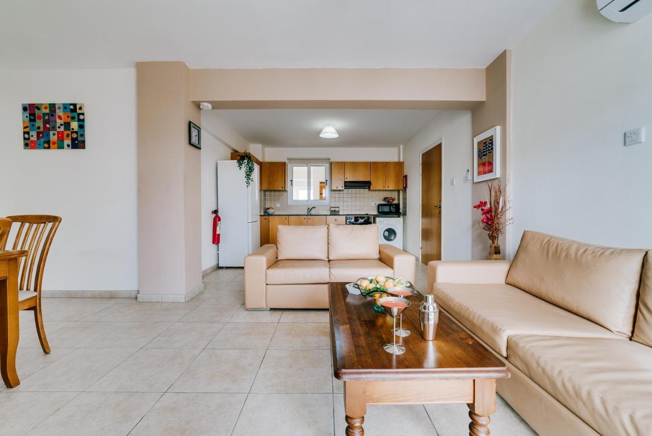 Dora Apartment *