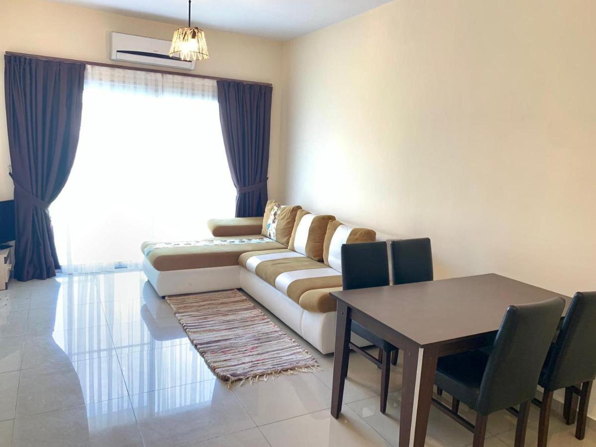 Amazing Two-bedroom In Lukomorye D1 With Private Garden Apartment