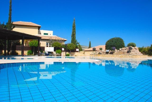 Nefeli - Charming Townhouse In The Heart Of Aphrodite Hills Villa