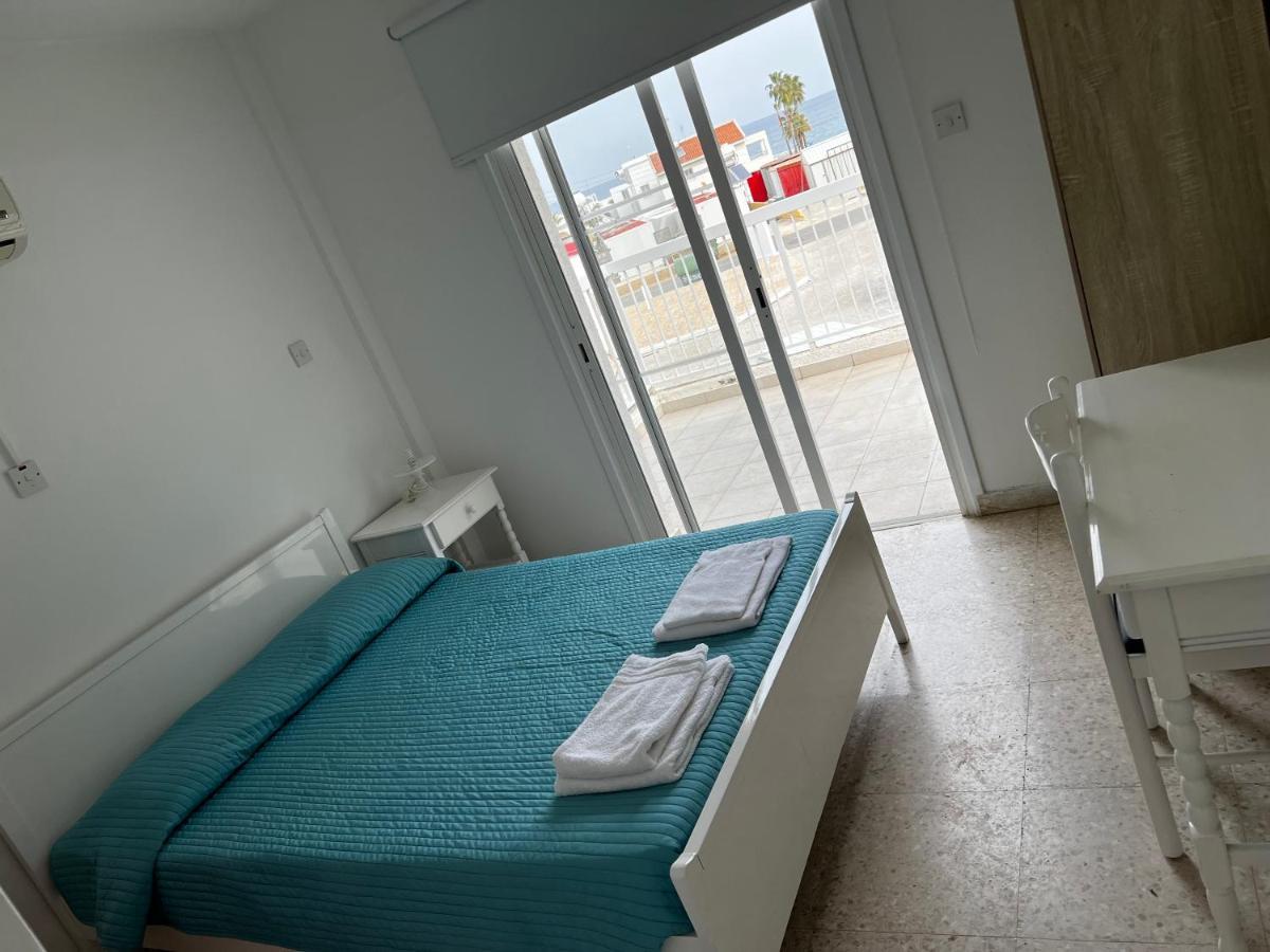 Flisvos Beach Apartment *