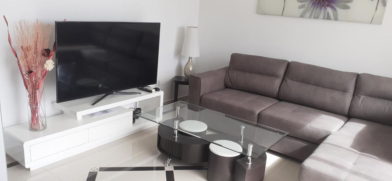 - Prime Tourist Location Apartment Coral Bay