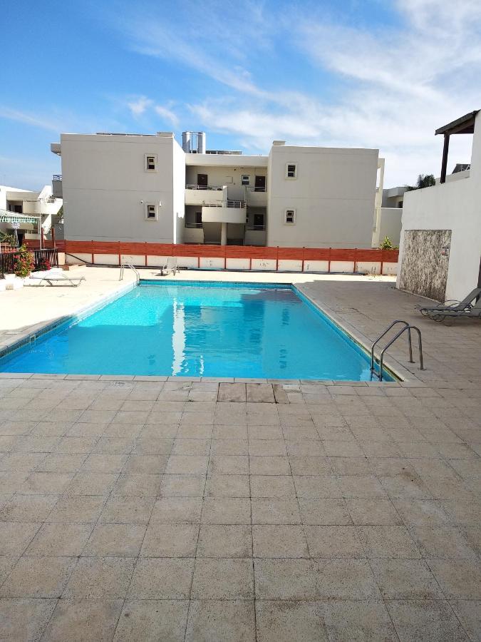 Ground Floor, Free Internet Appartement