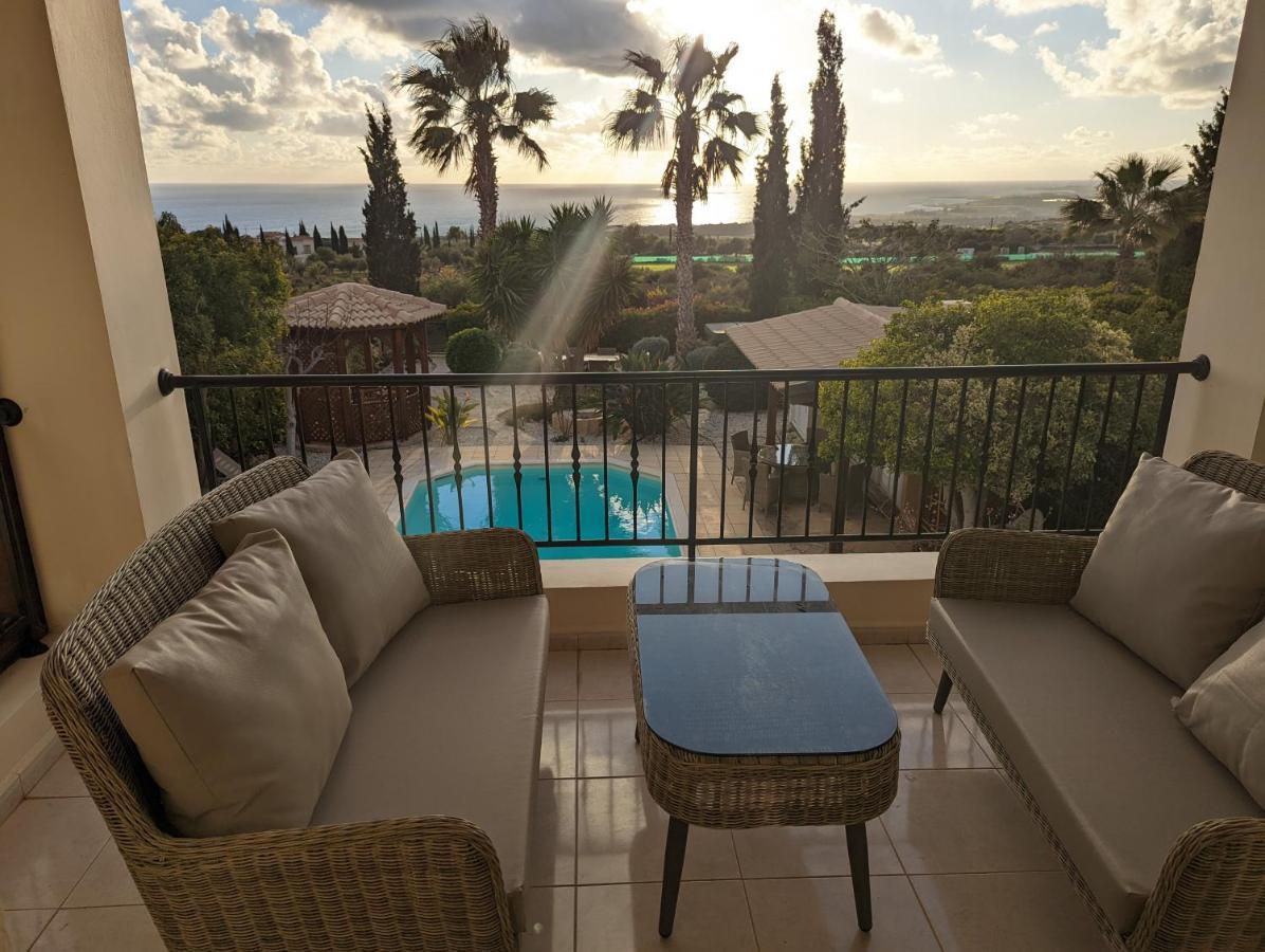 Pontus - Stunning Views & Privacy In Beautiful Garden With Pool & Hot Tub * Kouklia