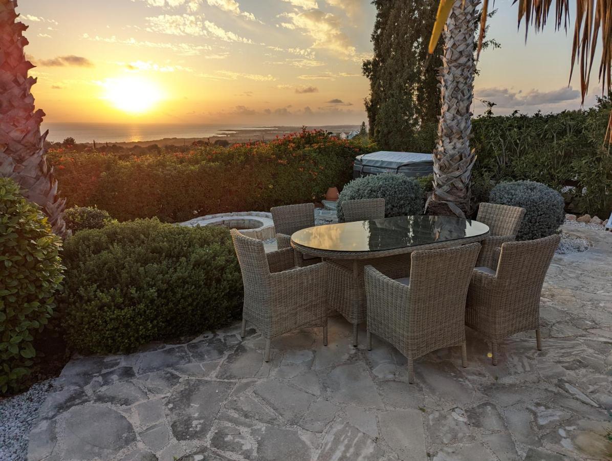 Pontus - Stunning Views & Privacy In Beautiful Garden With Pool & Hot Tub