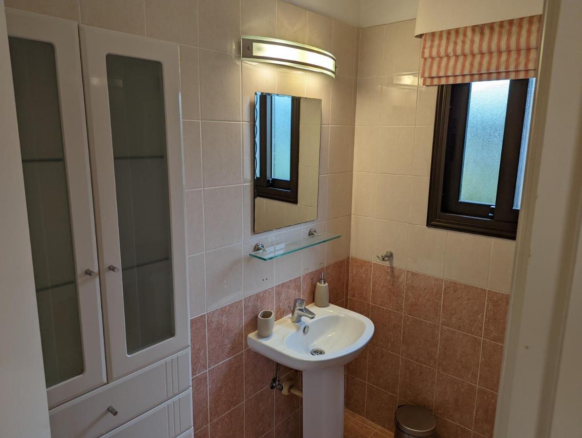 Pontus - Stunning Views & Privacy In Beautiful Garden With Pool & Hot Tub * Kouklia