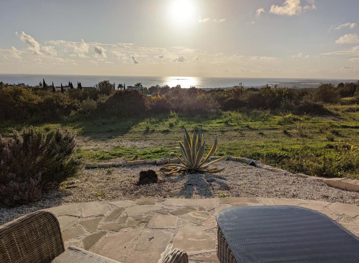 Pontus - Stunning Views & Privacy In Beautiful Garden With Pool & Hot Tub Pousada