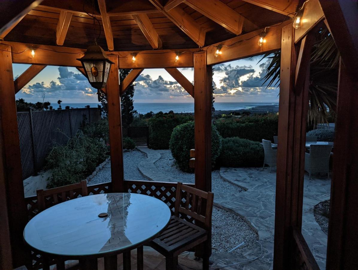 Pontus - Stunning Views & Privacy In Beautiful Garden With Pool & Hot Tub Pousada *