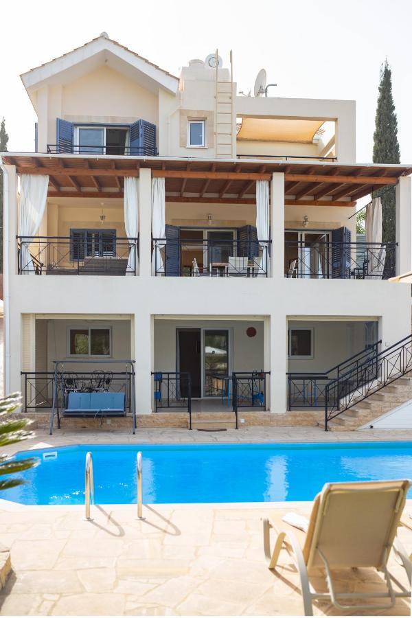 Villa Sandy Polis