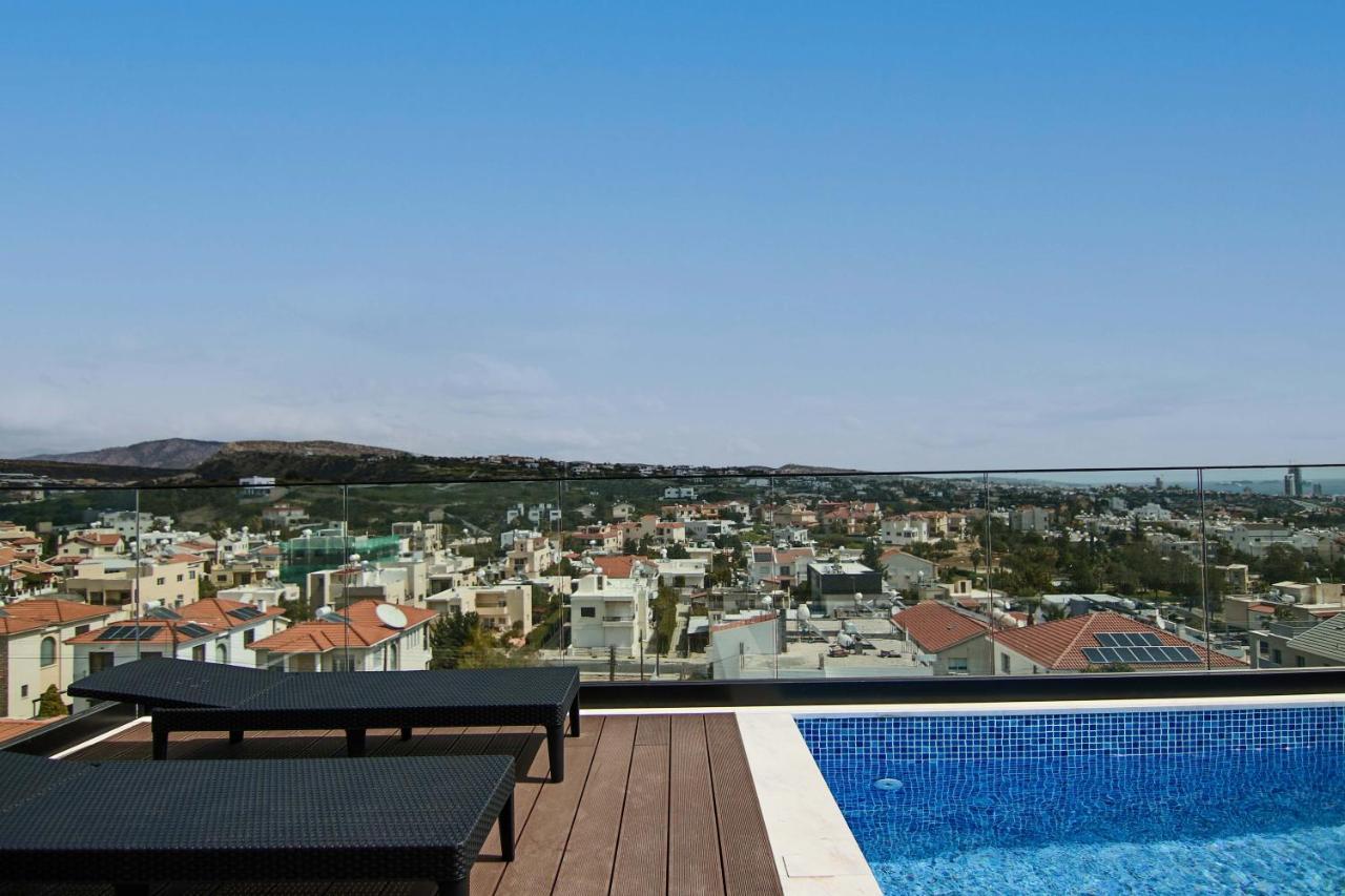 Phaedrus Living: Sea View Anna 302 *