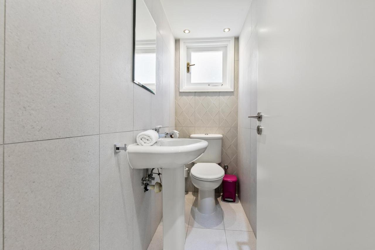 2 Bedroom Avdimou With Stunning Sea Views, Aphrodite Hills Apartment *
