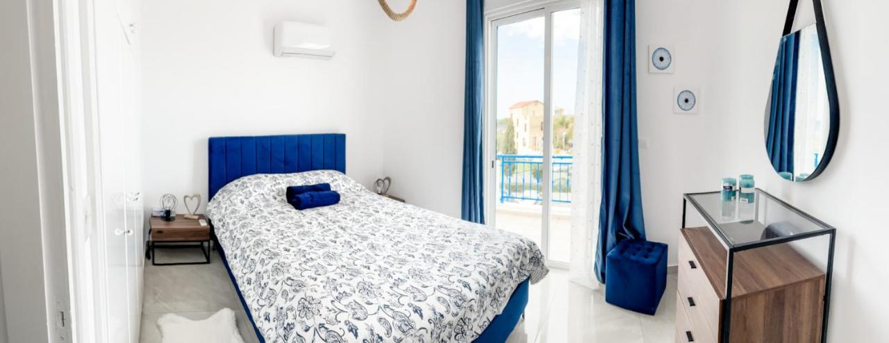16 Fully Renovated Apartment *