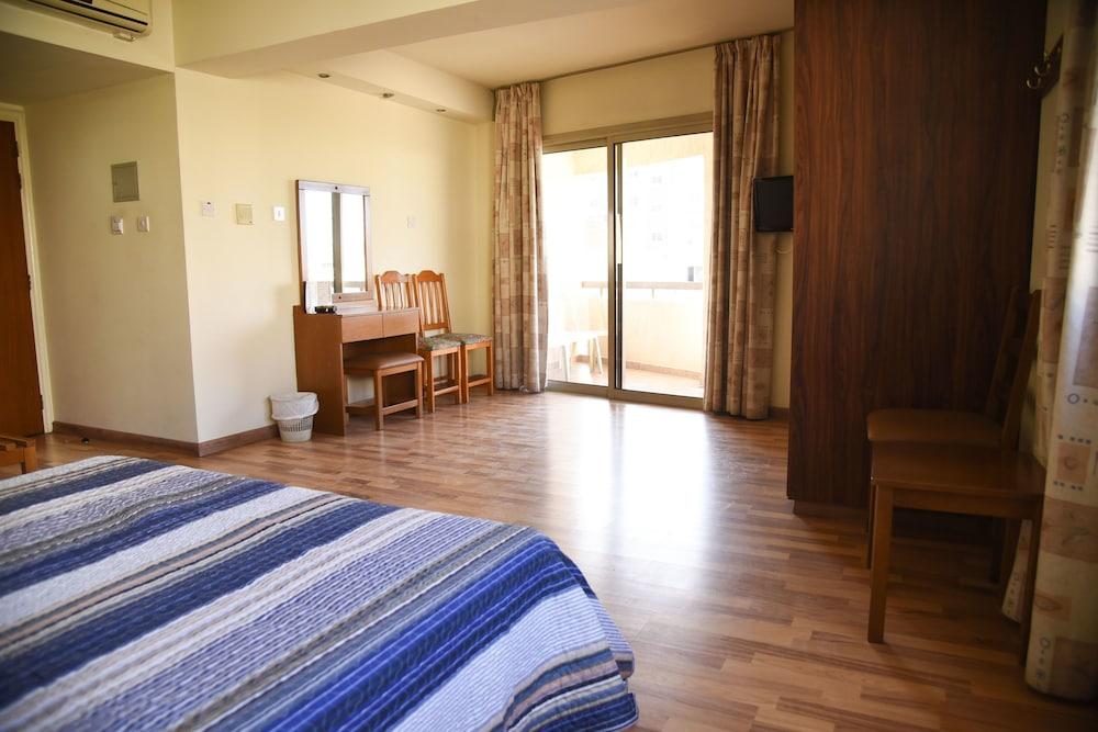 Elysso Hotel Larnaca