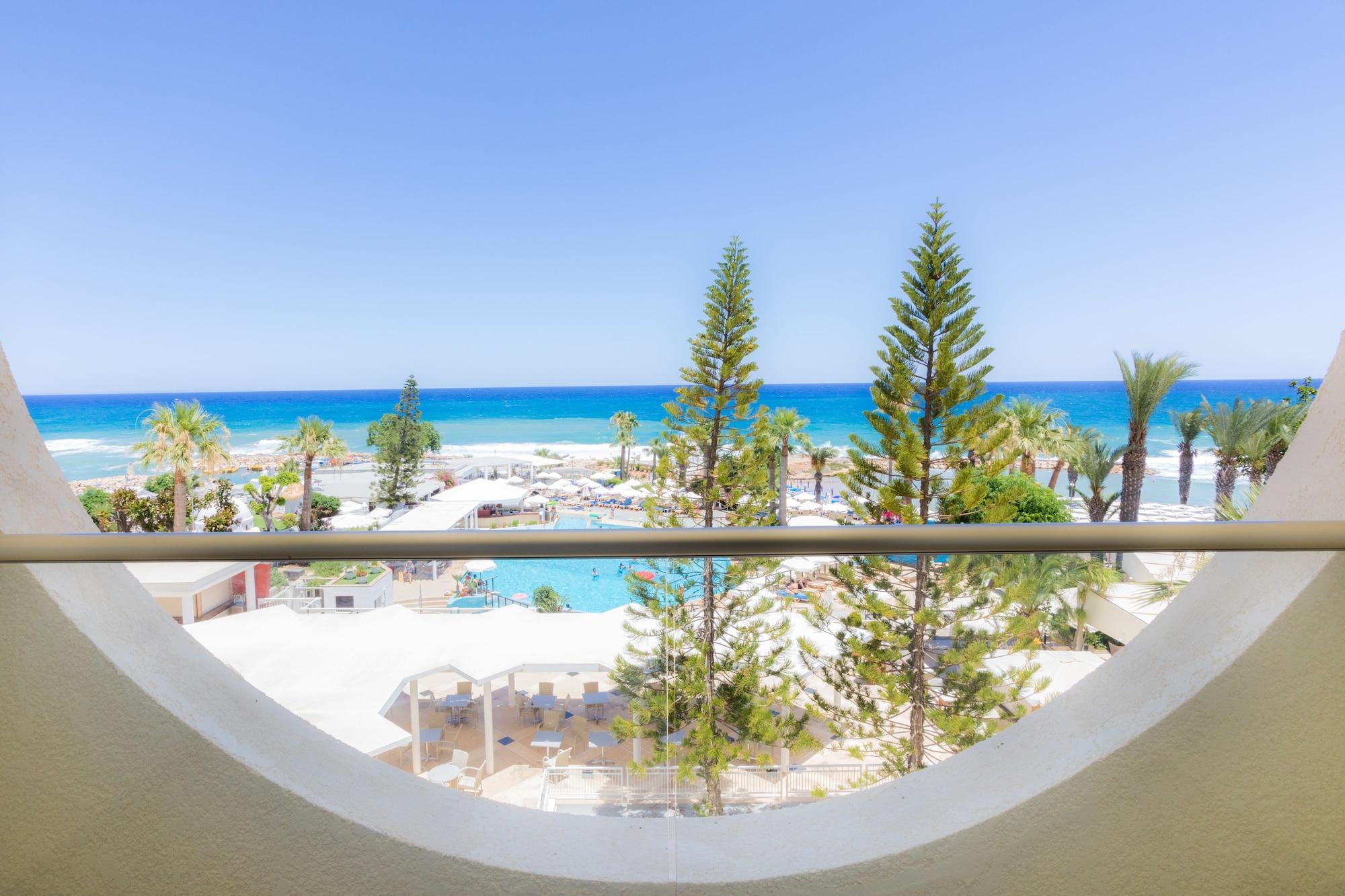 Golden Coast 4*